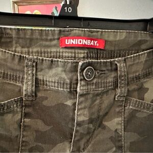 UNIONBAY Olive & Dark Green Camo Cargo Pants